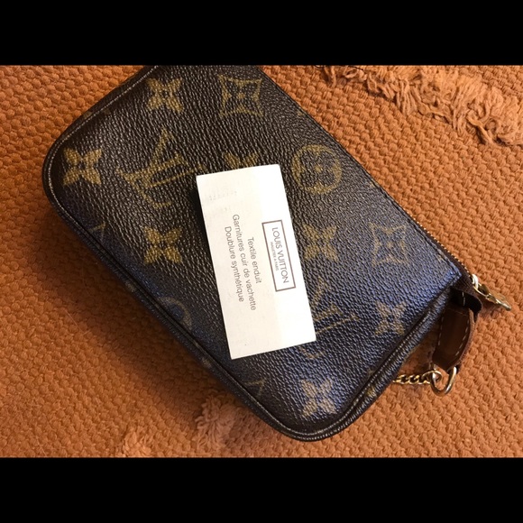 Monogram Louis Vuitton mini pochette accessories - Picture 3 of 16